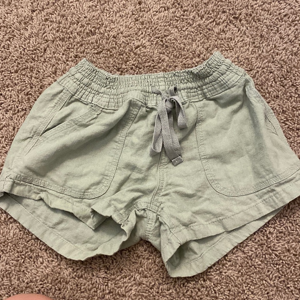 gently used elastic loose altar’d state shorts (size xs)